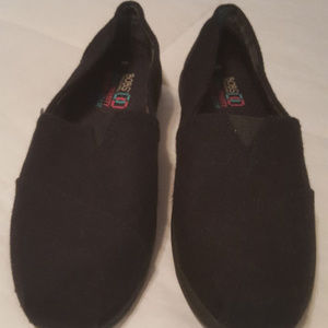 Skechers BOB'S size 8M